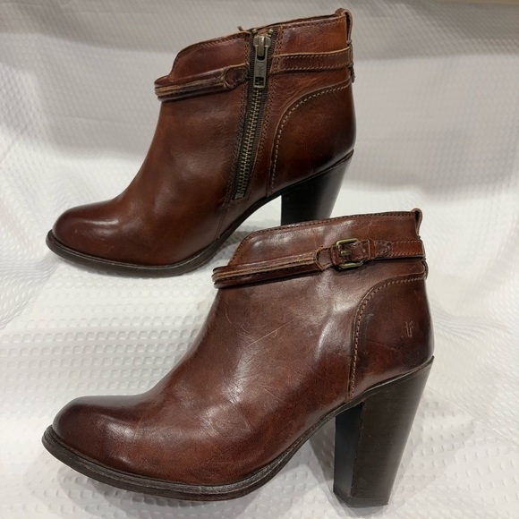 Frye Leather Jenny Seam Ankle Bootie Classic Womens size 6 B Deep Brown Zipper - Picture 14 of 15